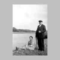 028-0094 Albert und Anna Schubert 1943 bei Gross Keylau an der Deime..jpg